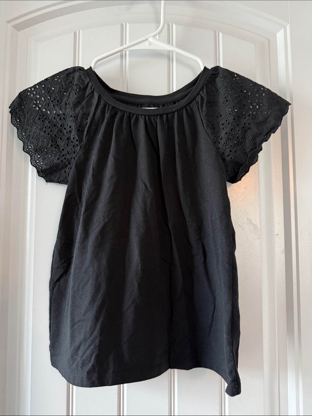 Gently worn Cat & Jack Black Eyelet Sleeve Short Sleeve Tee